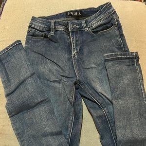 Medium wash skinny jeans Design Lab size 25